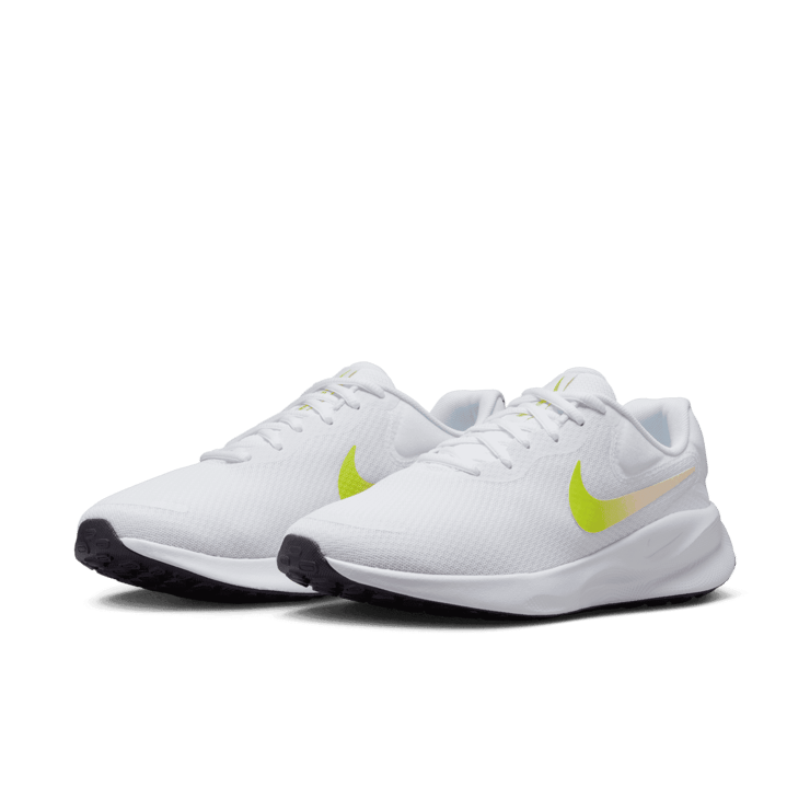 Nike Revolution 7 Road (Extra Wide) Angle 2