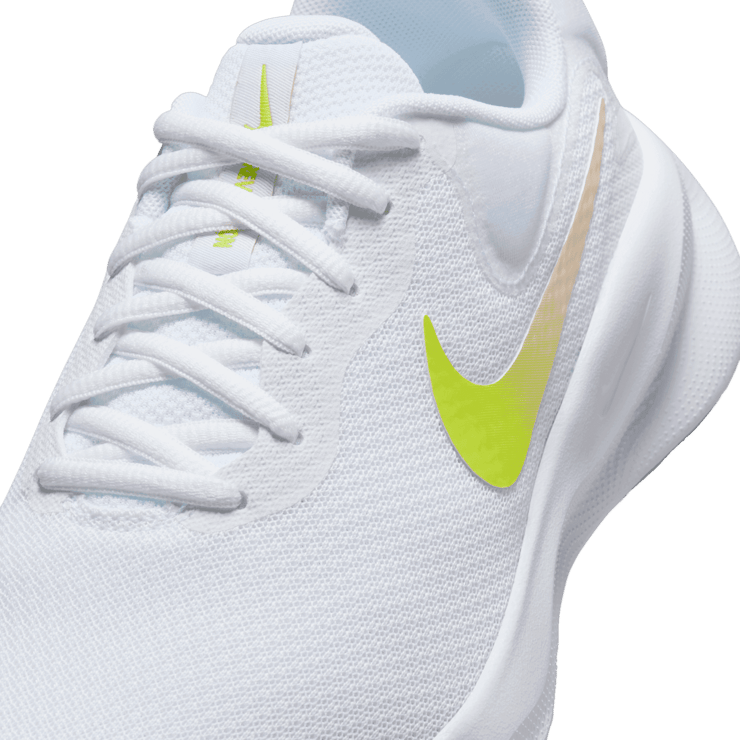 Nike Revolution 7 Road (Extra Wide) Angle 4