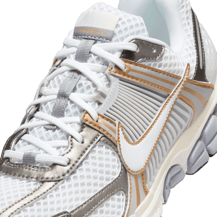 Nike Zoom Vomero 5 Angle 4