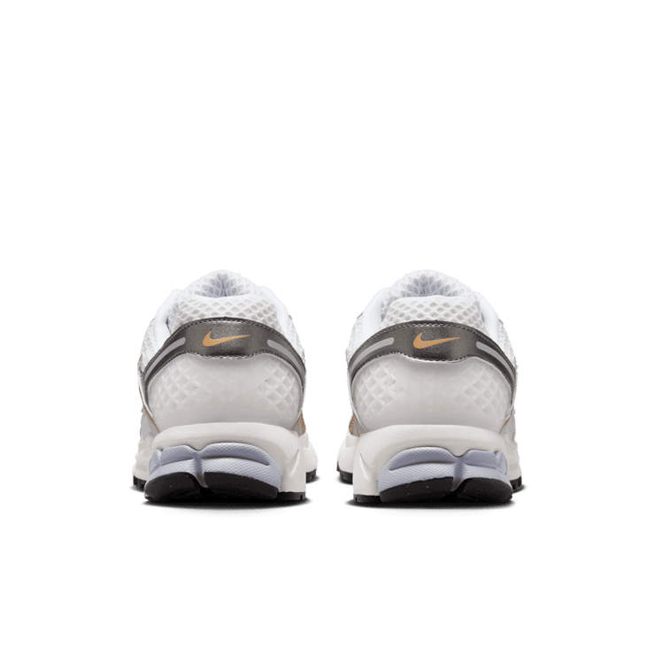 Nike Zoom Vomero 5 Angle 3
