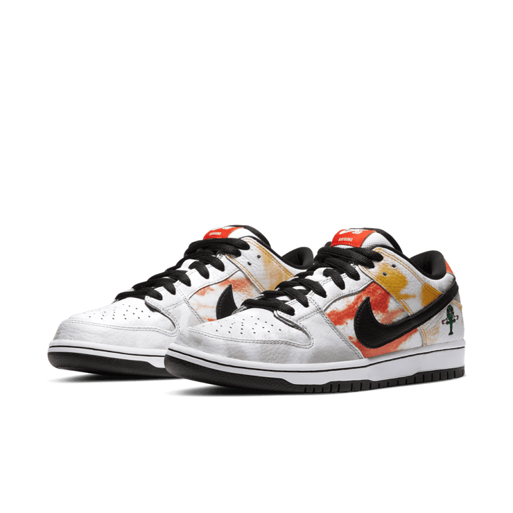 Nike SB Low Dunk Raygun Tie-Dye White (Away) Angle 2