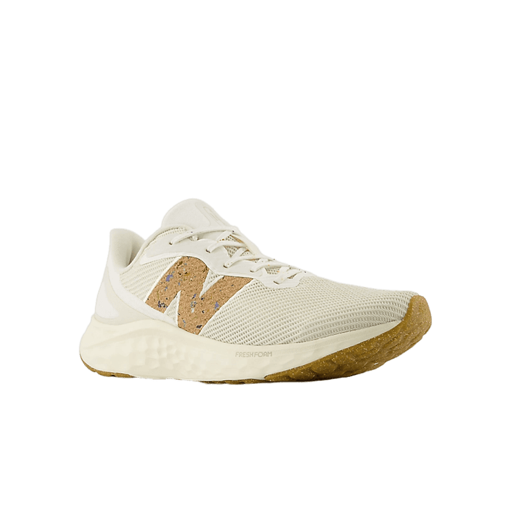 New Balance Fresh Foam Arishi v4 White Beige Brown Angle 2