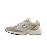New Balance 725V1 White Orange Grey Angle 0