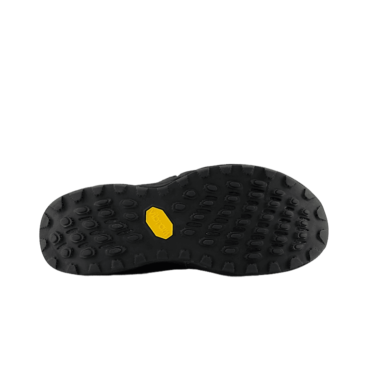 New Balance Fresh Foam X Hierro v8 Black Grey Angle 3