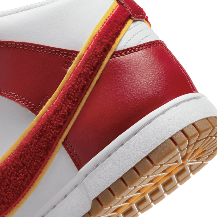 Nike Dunk High Chenille Swoosh Gym Red Angle 5