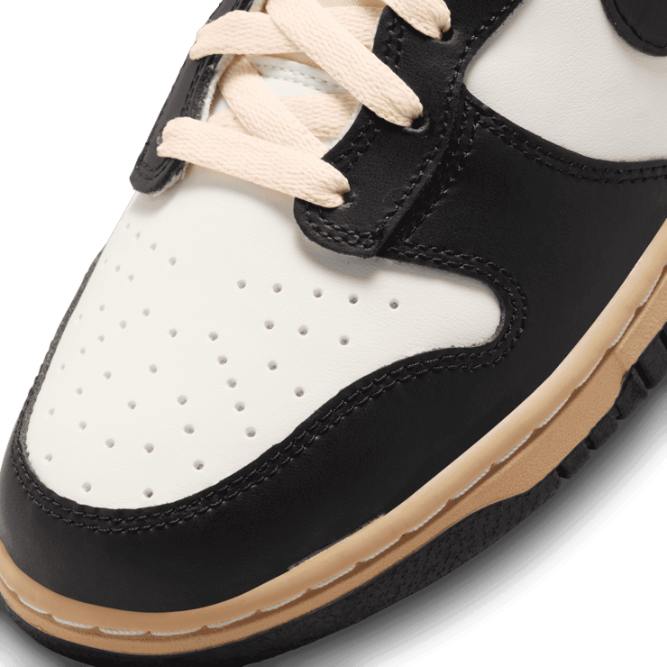 Nike Dunk High Vintage Panda (W) Angle 4
