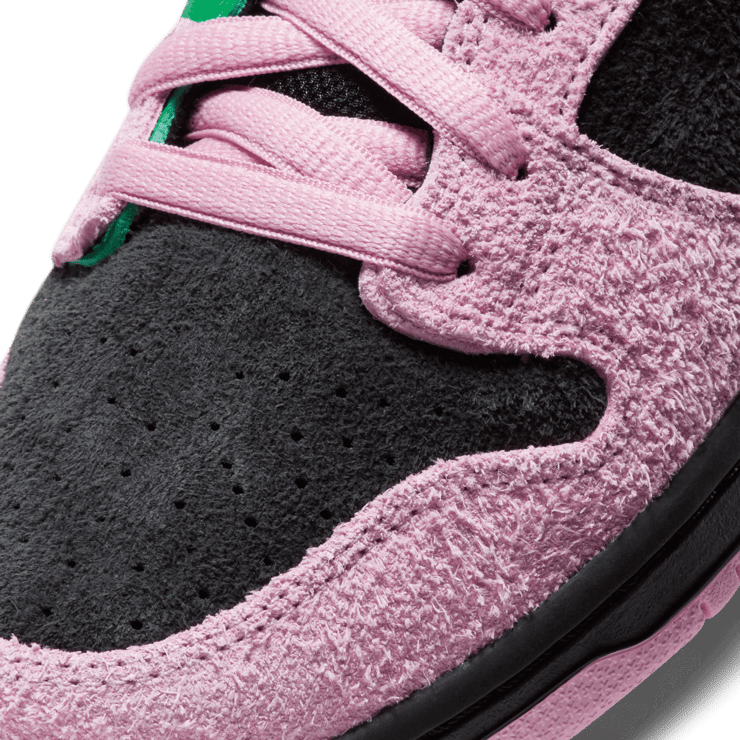 Nike SB Dunk High Invert Celtics Angle 4