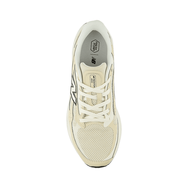 New Balance Fresh Foam Arishi v4 Beige Black Angle 1