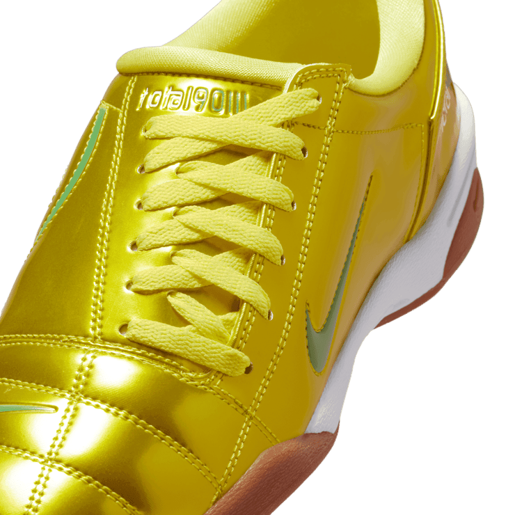 Nike Total 90 III SP Yellow Angle 4