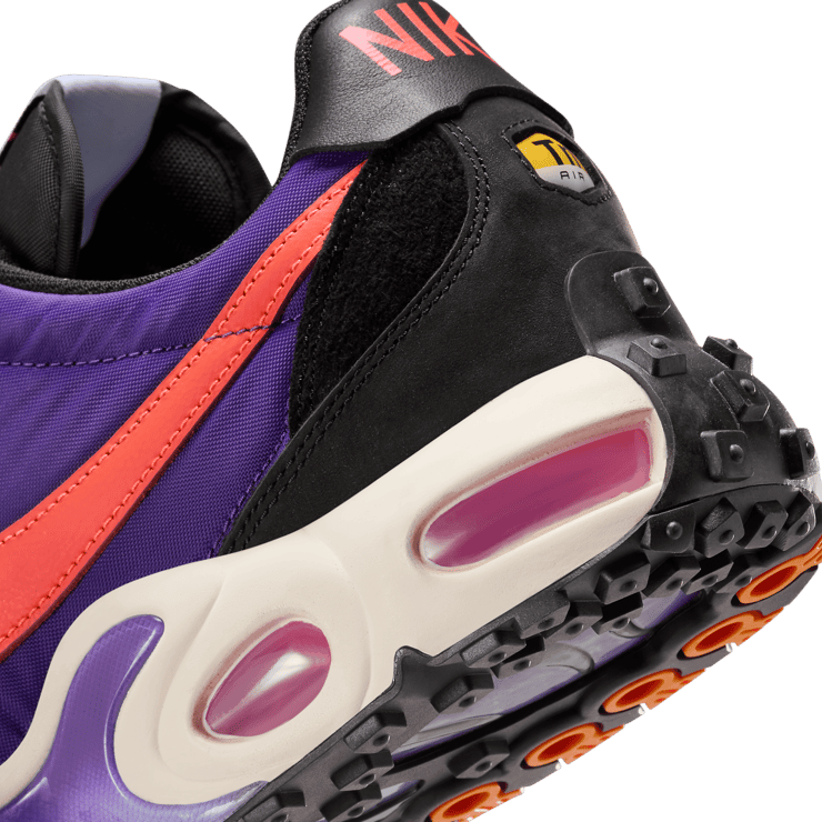 Nike Air Max Waffle SP Voltage Purple Angle 6