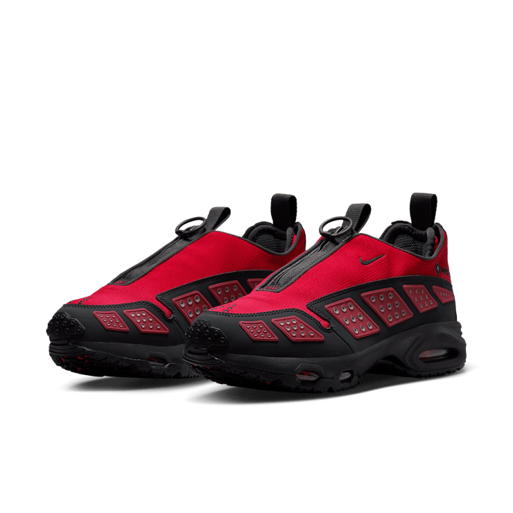 Nike Air Max Sunder Gore-Tex Hyper Crimson (W) Angle 1