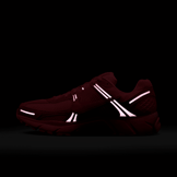 Nike Zoom Vomero 5 Hot Punch Angle 9