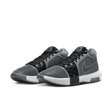 Nike LeBron Witness 8 Basketball Angle 2