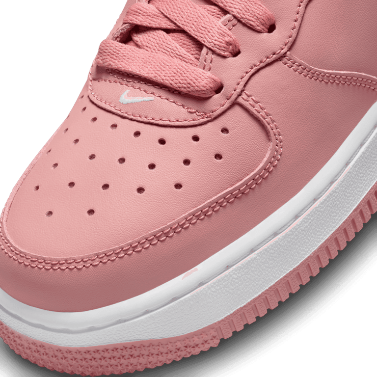 Nike Air Force 1 Mid LE (GS) Angle 4