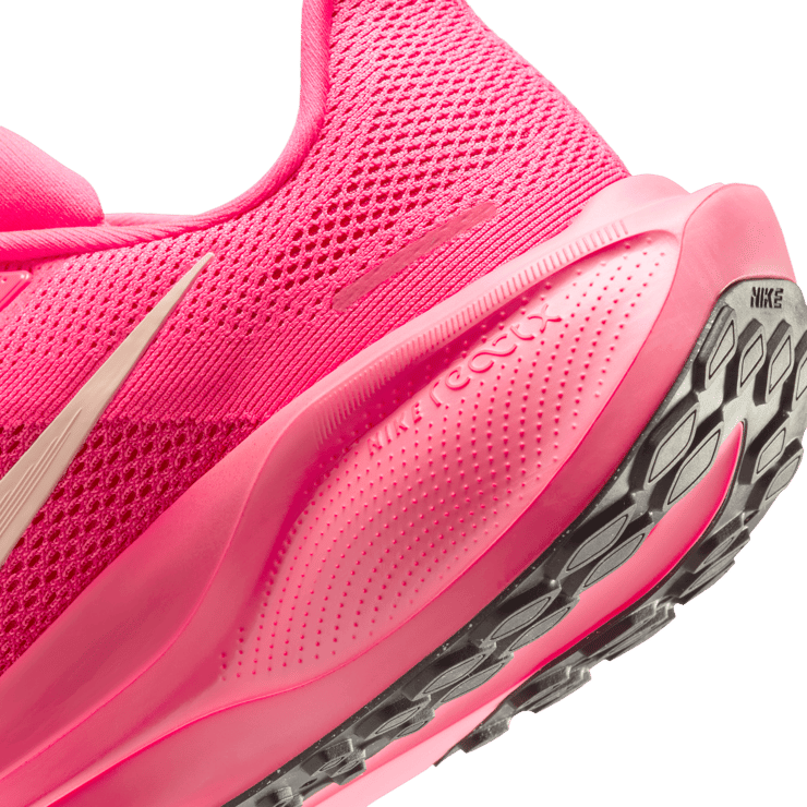 Nike Pegasus 41 Road Angle 10