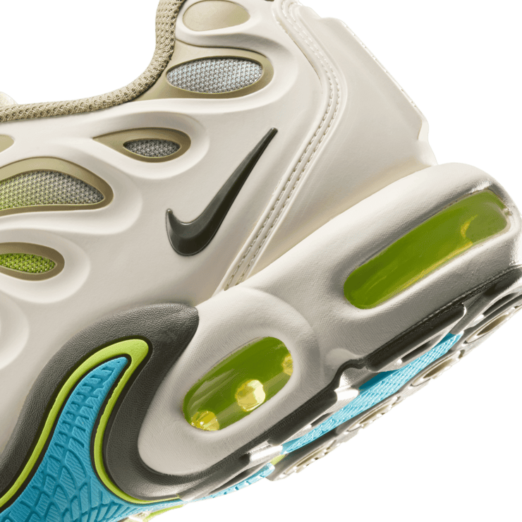 Nike Air Max Plus Drift Angle 5