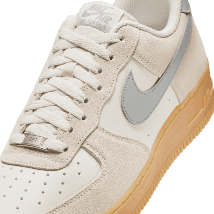 Nike Air Force 1 '07 LV8 Angle 4