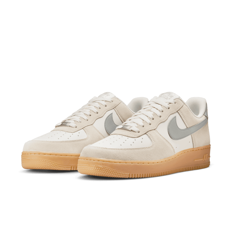 Nike Air Force 1 '07 LV8 Angle 2