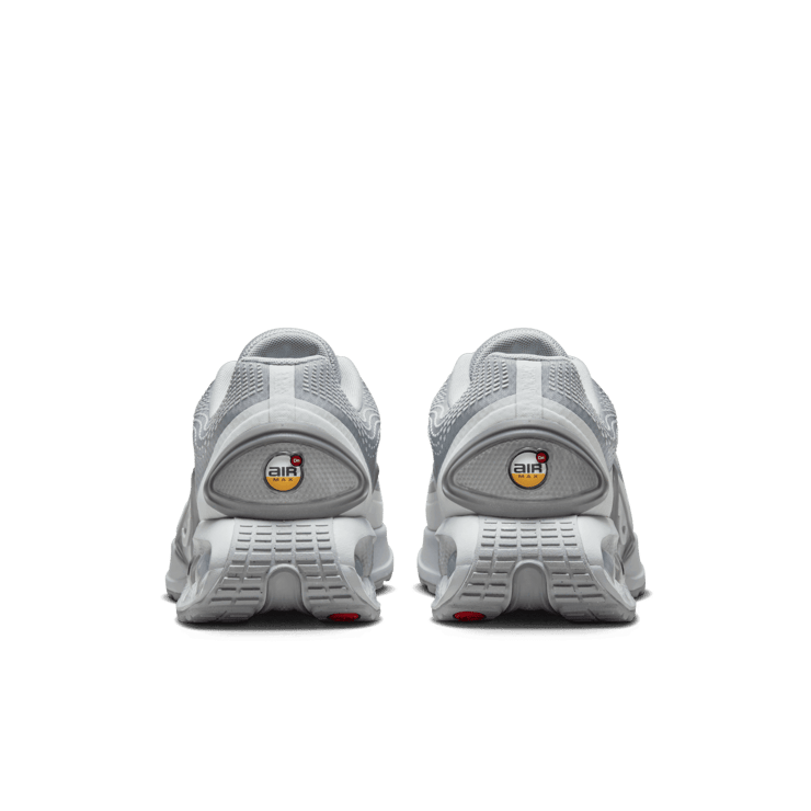 Nike Air Max DN Wolf Grey Angle 3