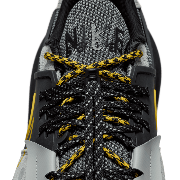 Nike Zegamadome SP sacai Cream Black Yellow Angle 6