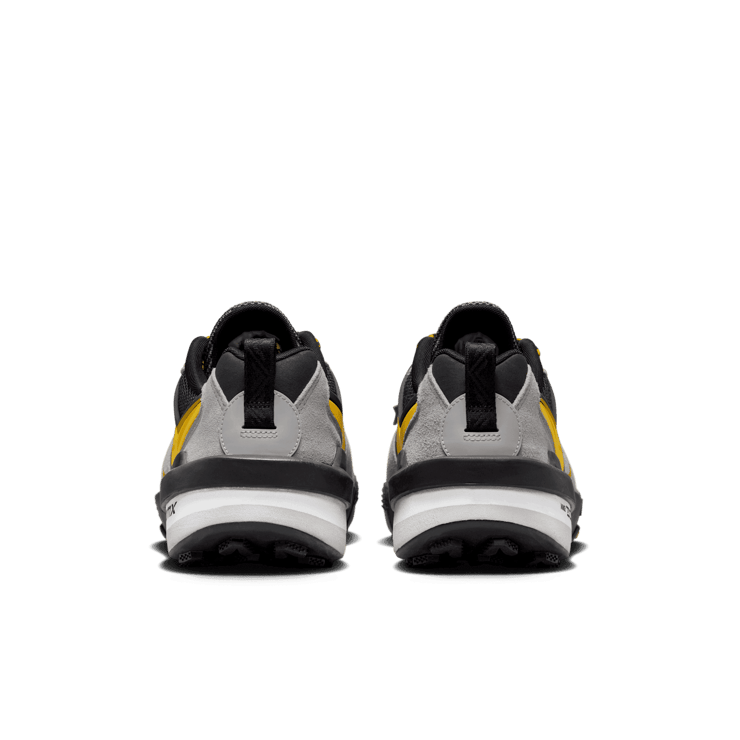 Nike Zegamadome SP sacai Cream Black Yellow Angle 4