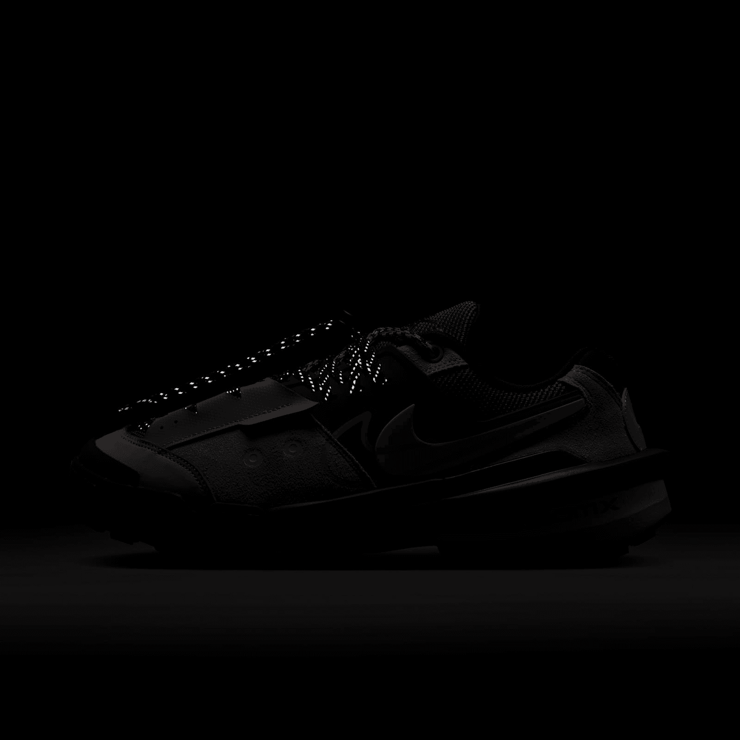 Nike Zegamadome SP sacai Cream Black Yellow Angle 1