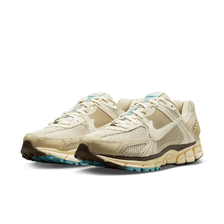 Nike Zoom Vomero 5 Oatmeal Angle 2