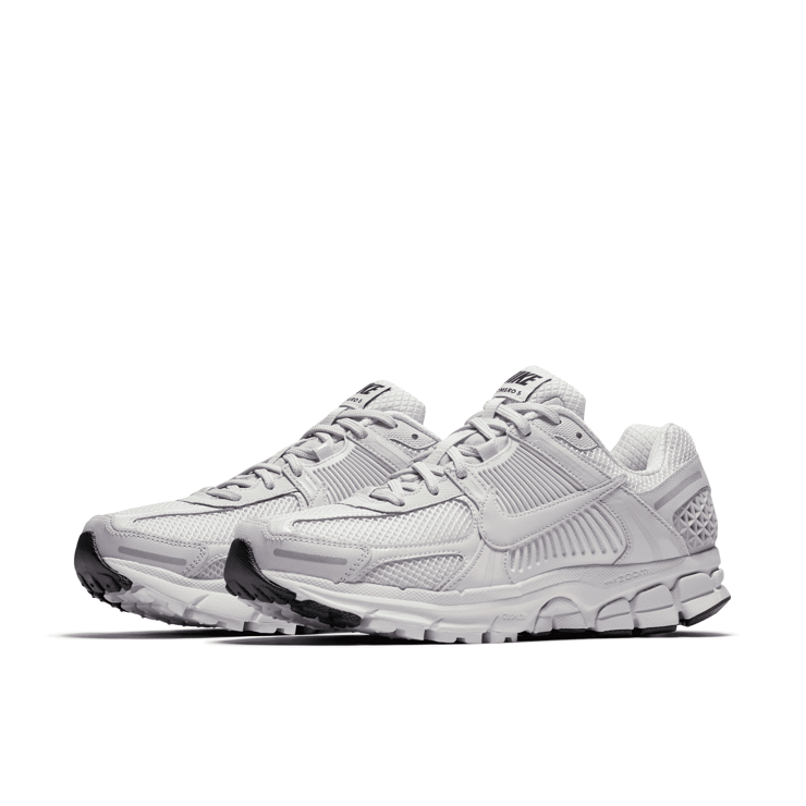 Nike Zoom Vomero 5 Vast Grey Angle 3
