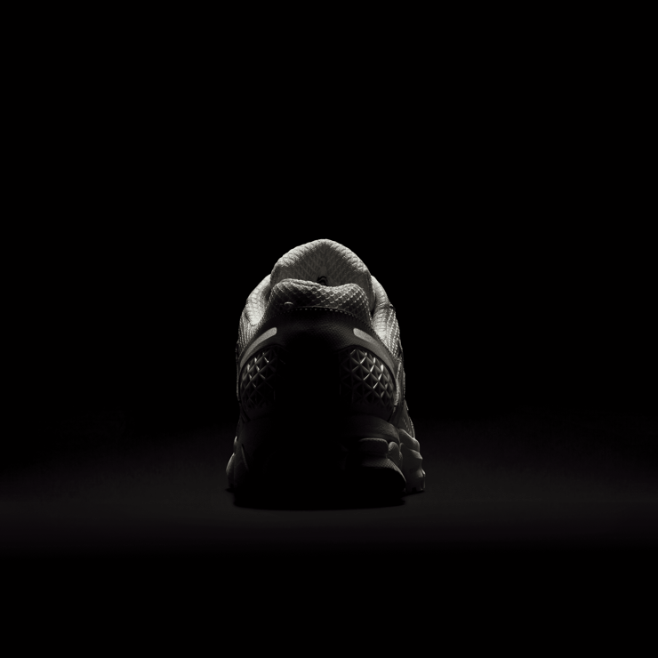 Nike Zoom Vomero 5 Vast Grey Angle 6