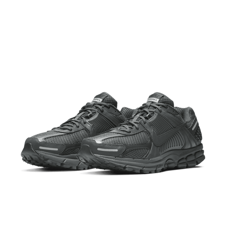 Nike Zoom Vomero 5 Anthracite Angle 2