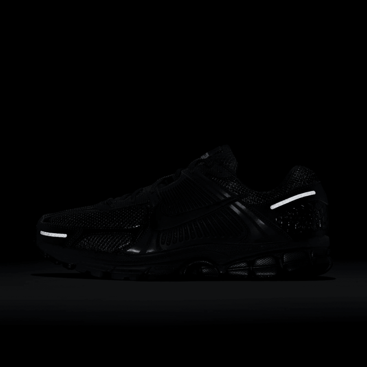 Nike Zoom Vomero 5 Anthracite Angle 4