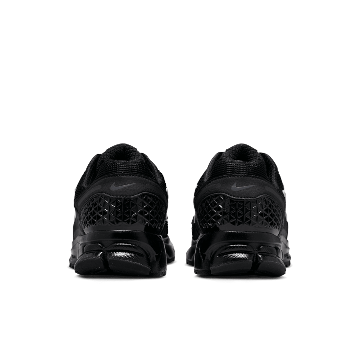 Nike Zoom Vomero 5 Black White Angle 3