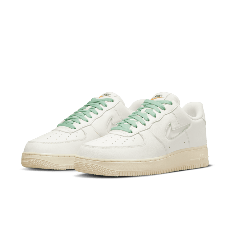 Nike Air Force 1 Low Jewel Sail Enamel Green Angle 2
