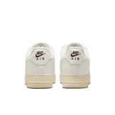 Nike Air Force 1 Low Jewel Sail Enamel Green Angle 3