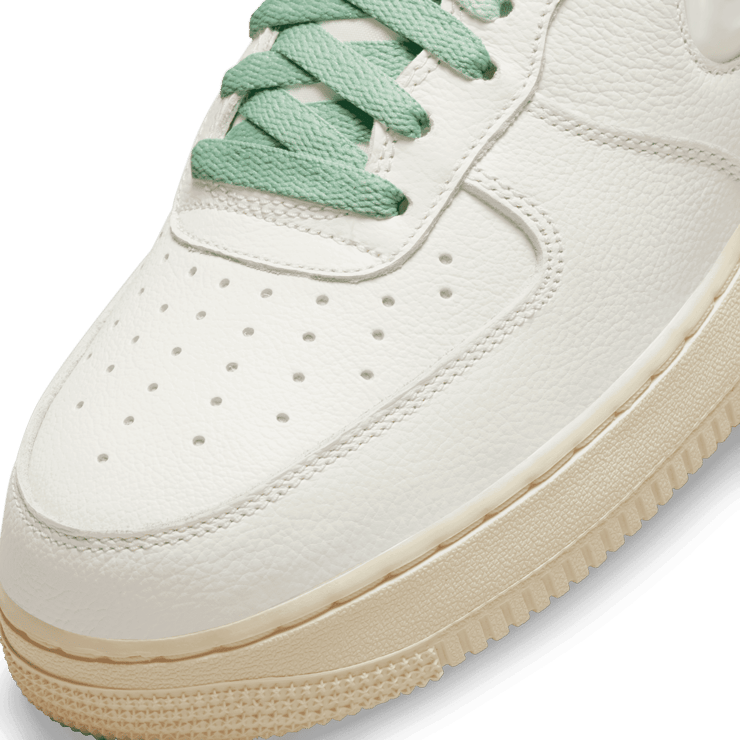 Nike Air Force 1 Low Jewel Sail Enamel Green Angle 4