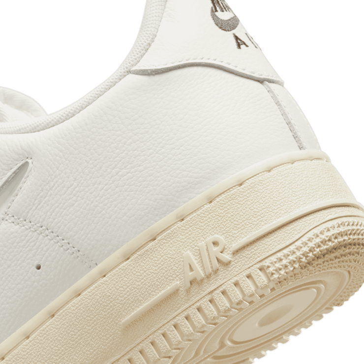 Nike Air Force 1 Low Jewel Sail Enamel Green Angle 5