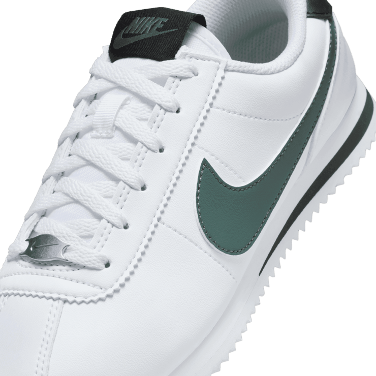 Nike Cortez (GS) Angle 4