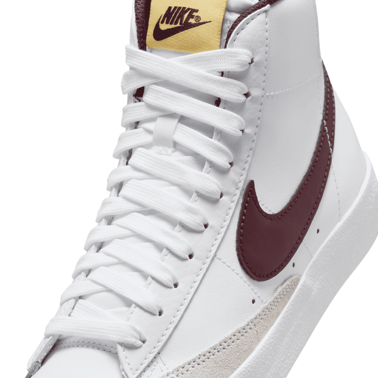 Nike Blazer Mid '77 (GS) Angle 4