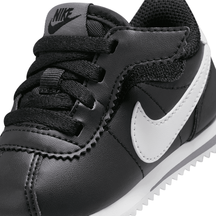 Nike Cortez EasyOn 'Black White' (TD) Angle 4