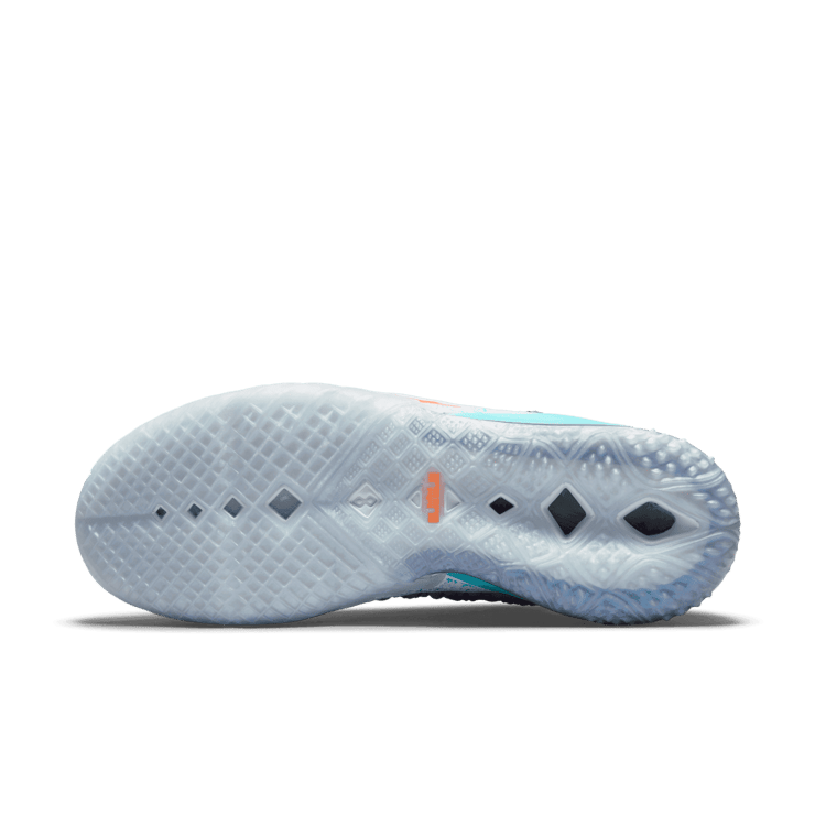 LeBron 18 Best 10–18 Psychic Purple Angle 0