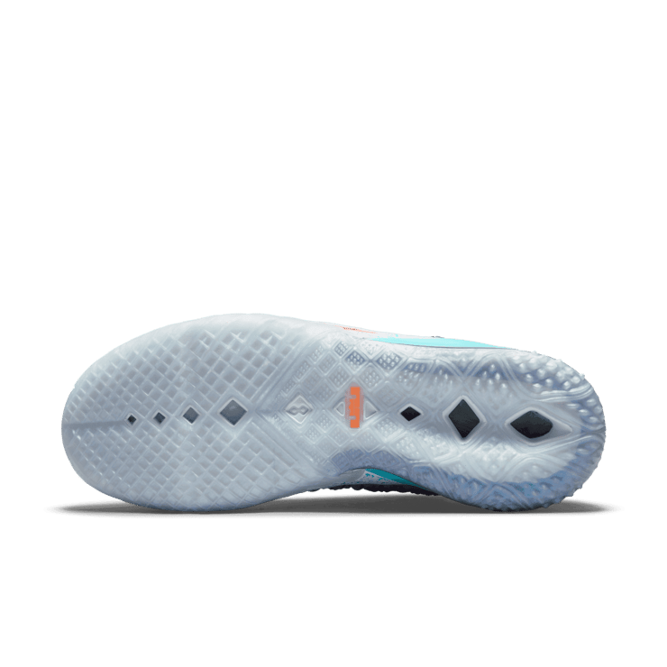 LeBron 18 Best 10–18 Psychic Purple Angle 0