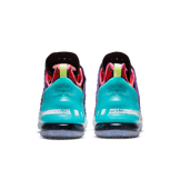 LeBron 18 Best 10–18 Psychic Purple Angle 3