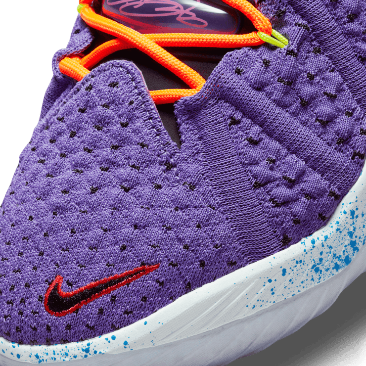 LeBron 18 Best 10–18 Psychic Purple Angle 4