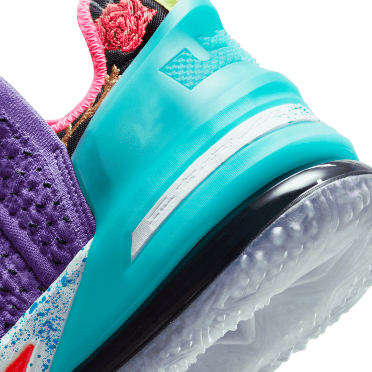 LeBron 18 Best 10–18 Psychic Purple Angle 5