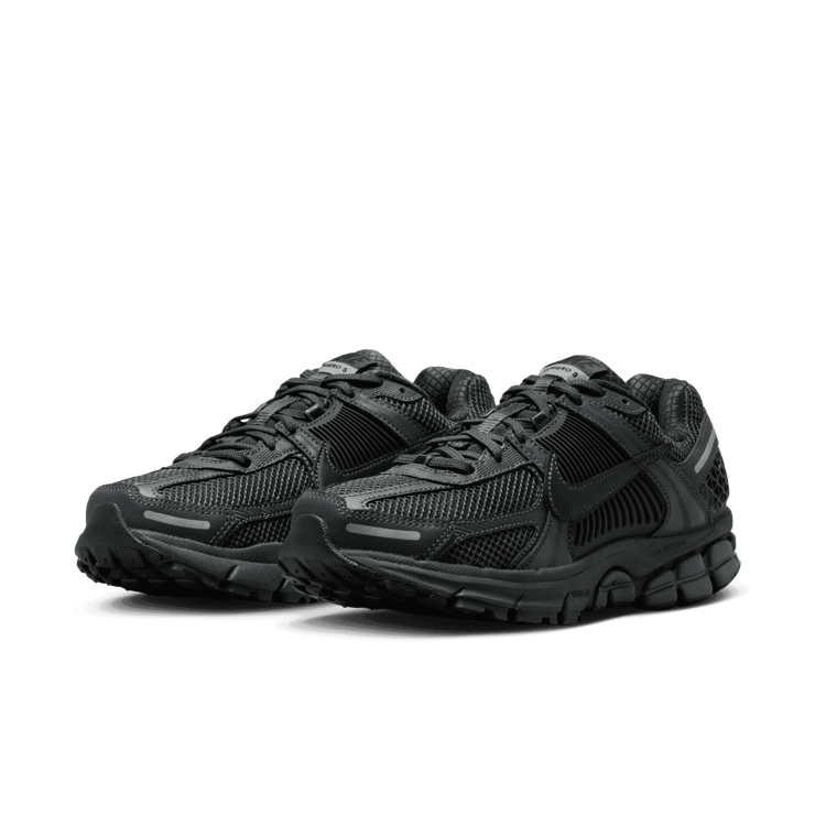 Nike Zoom Vomero 5 Triple Black (W) Angle 2