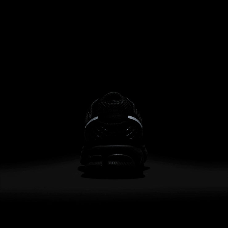 Nike Zoom Vomero 5 Triple Black (W) Angle 6