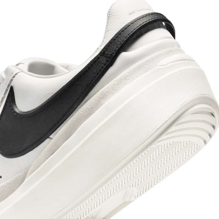 Nike Blazer Phantom Low 'White Black' Angle 5