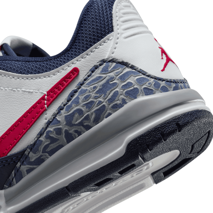 Air Jordan Legacy 312 Low (PS) Angle 5