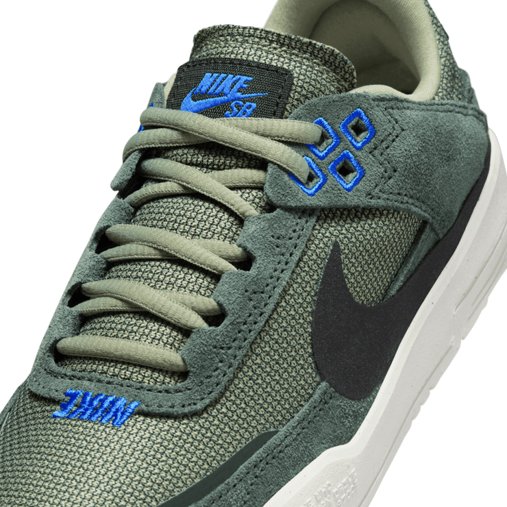 Nike SB Day One SB 'Vintage Green' (GS) Angle 4