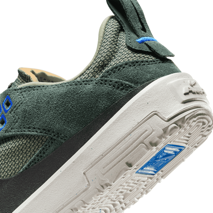 Nike SB Day One SB 'Vintage Green' (GS) Angle 5